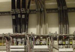 LSA-Verteilerfeld für eine Telekommunikationsanlage eines Bürogebäudes
